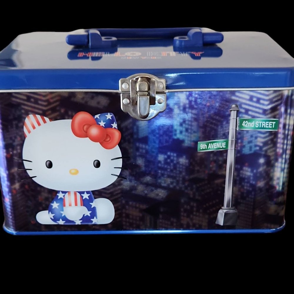 Hello Kitty Bundle - Picture 2 of 16